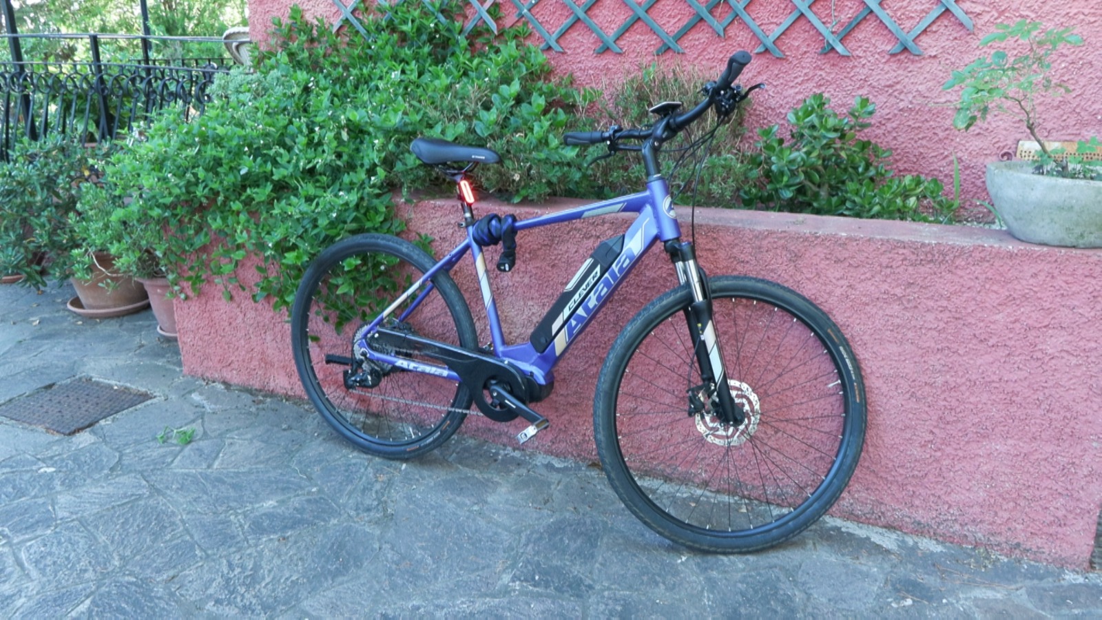 La bicicletta del ciclista coinvolto nell'incidente