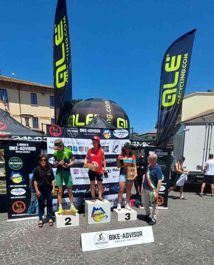 Podio femminile della Gran Fondo