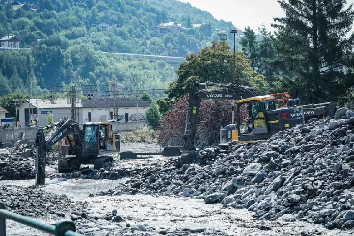 Bardonecchia, il rio Frejus esonda: morto un uomo, città paralizzata - PH ANSA