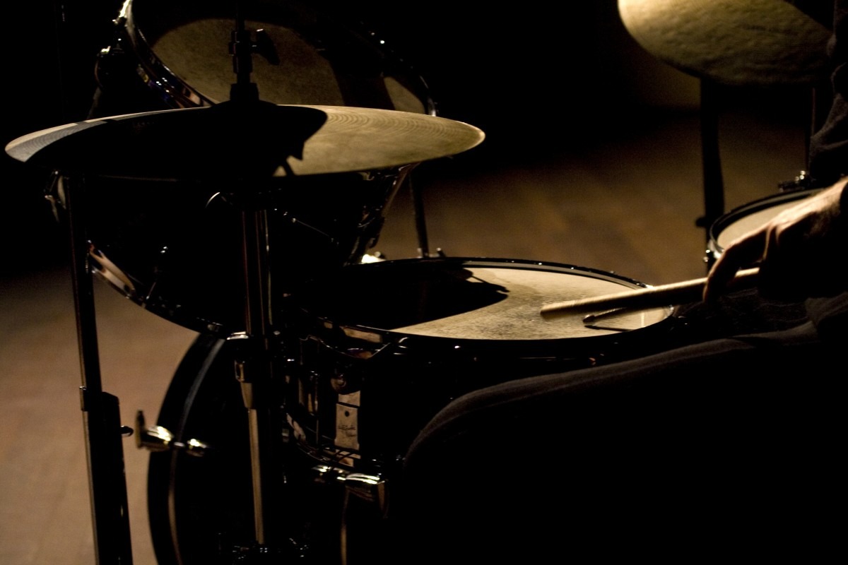 Drums School in concerto: Clementi e i suoi studenti portano le percussioni nel cuore di Santarcangelo - 