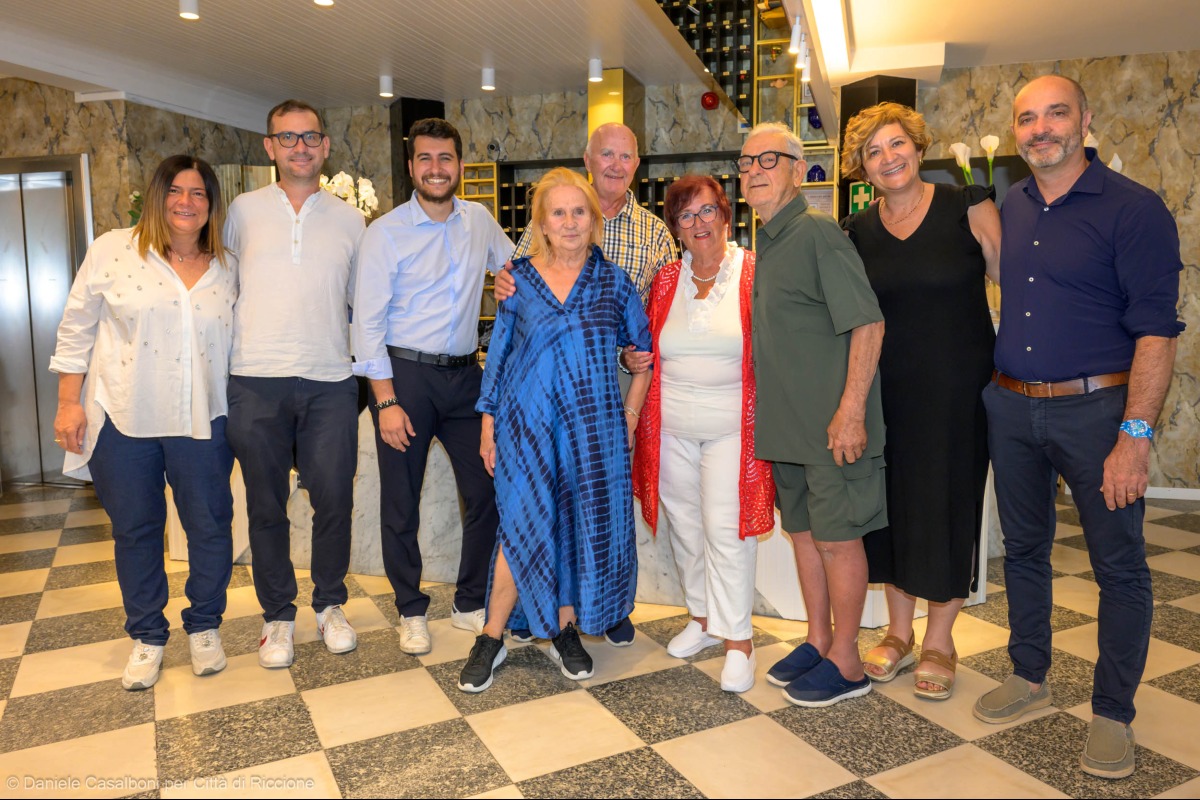 Prima clienti dell'Hotel Floreal, poi del Baltic, ma sempre a Riccione: premiata coppia di turisti fedeli - 