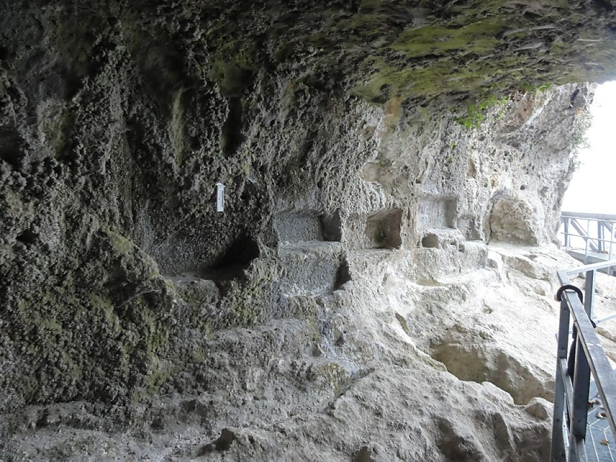 Nessuno ti ha mai parlato di questa scoperta: la grotta romagnola dalle meraviglie nascoste - Foto: ildirettore/Wikipedia