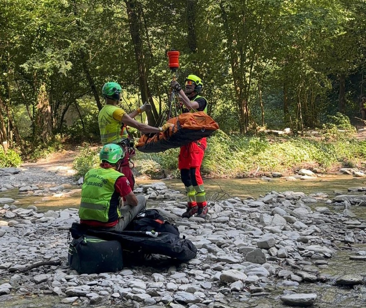 Premilcuore, 19enne cade da uno scoglio: intervento del Soccorso Alpino -