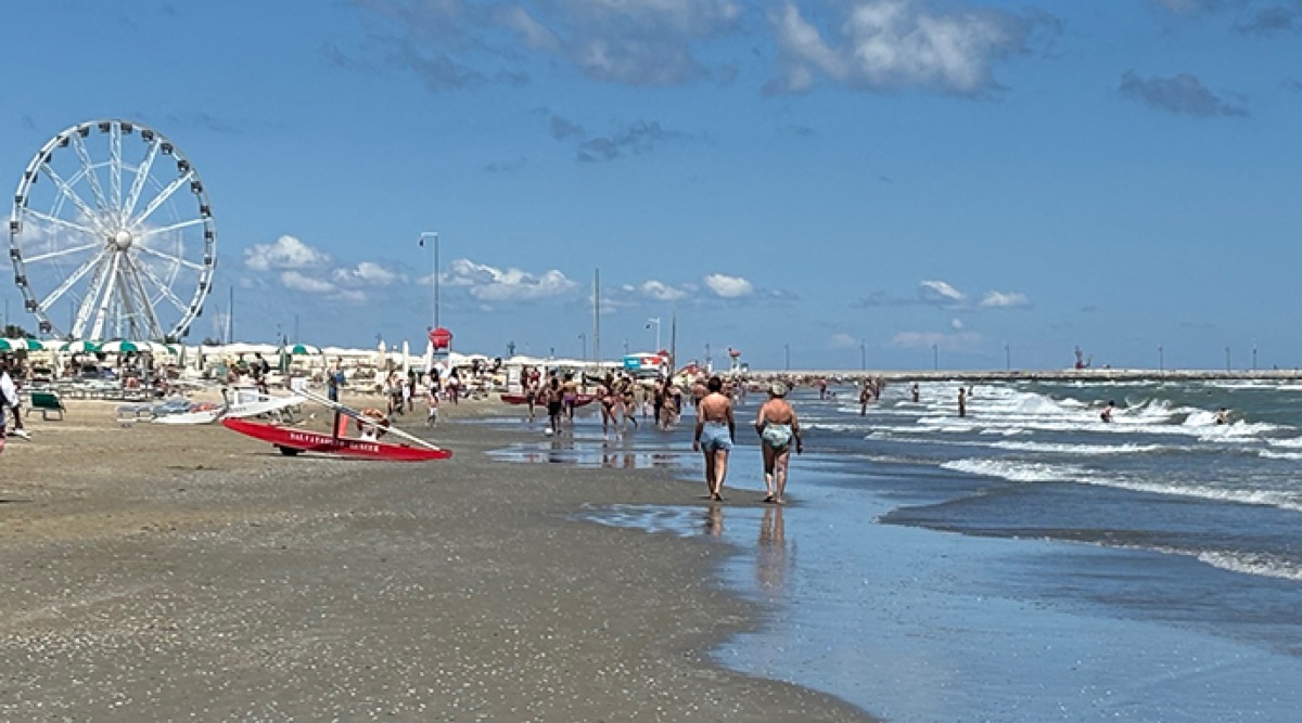 Mare ok a Rimini e Provincia, via divieti temporanei in due aree a Bellaria - 