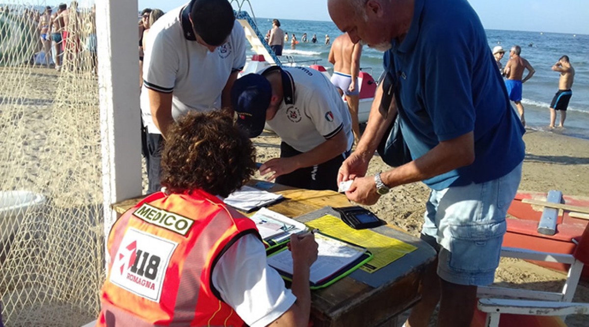 Malore in acqua, turista muore a pochi metri dalla riva a Bellaria Igea Marina - Repertorio (dal web)
