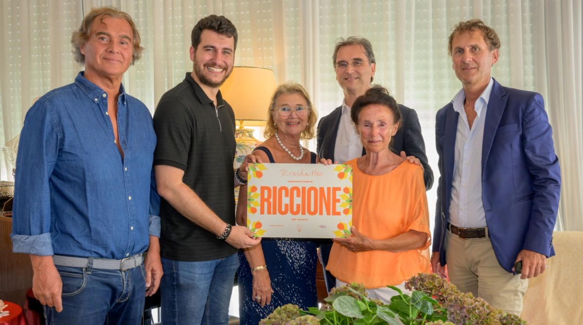 Monika Hess, a Riccione fin da bambina: 60 anni di vacanze nella Perla Verde - 