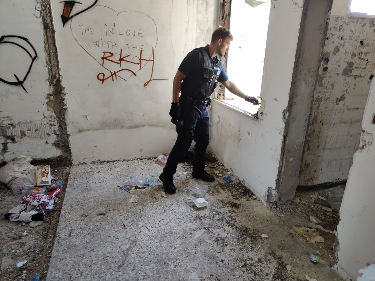 Rimini: occupano abusivamente un hotel chiuso dopo aver forzato la finestra. Denunciati tre ragazzi -
