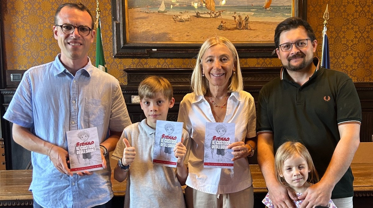 A 10 anni scrive un libro per salvare gli squali: la missione di Brenno parte da Cattolica -