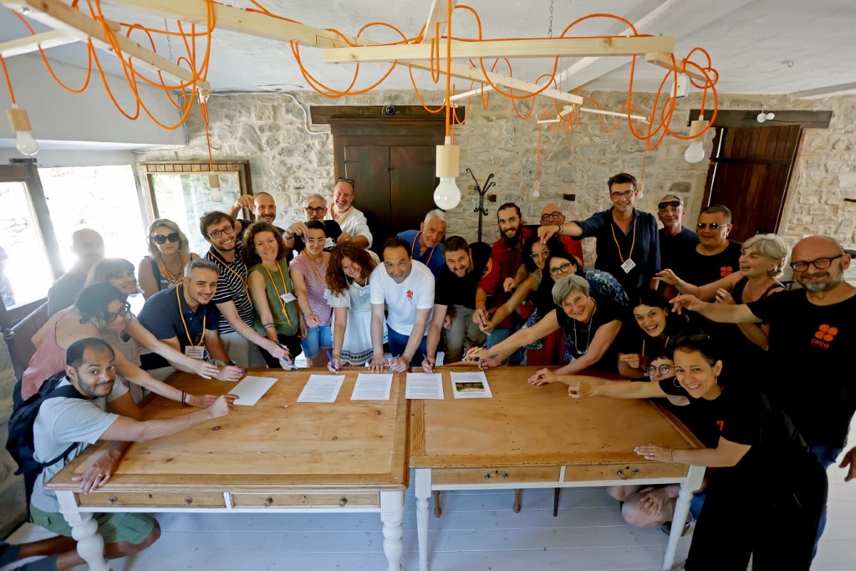 Dalla Valmarecchia parte la rivoluzione dell’abitare collaborativo: nasce il Manifesto dei Coliving Rurali Italiani -