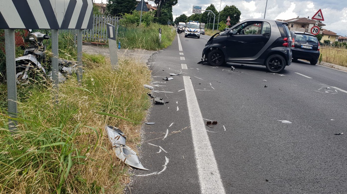 Tenta un’inversione a U sulla Marecchiese: scontro con uno scooter, ferita una ragazza - Il luogo dell'incidente