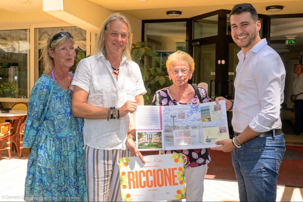 Da turista a Ambasciatore: Thomas Kau premiato per 50 anni d’amore con Riccione - Ph Casalboni