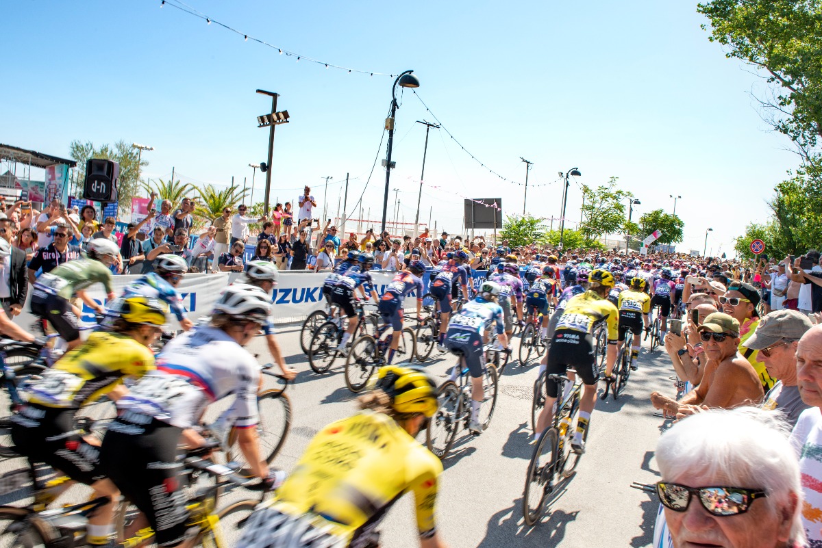Dal porto di Bellaria all'entroterra: che spettacolo la 6ª tappa del Giro d'Italia Women - ph. Saverio Femia