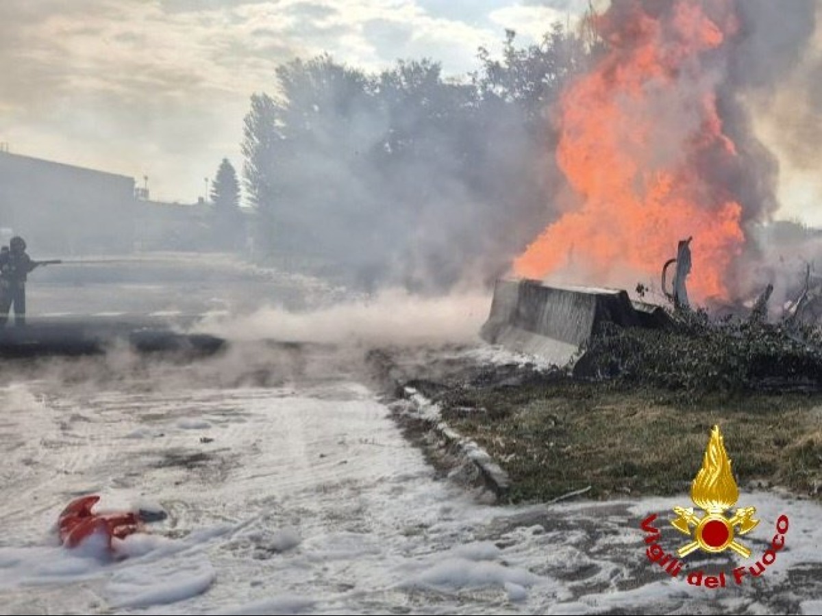 Esplode autocisterna nel Bolognese: muore l’autista, ferite due persone - © Vigili del Fuoco