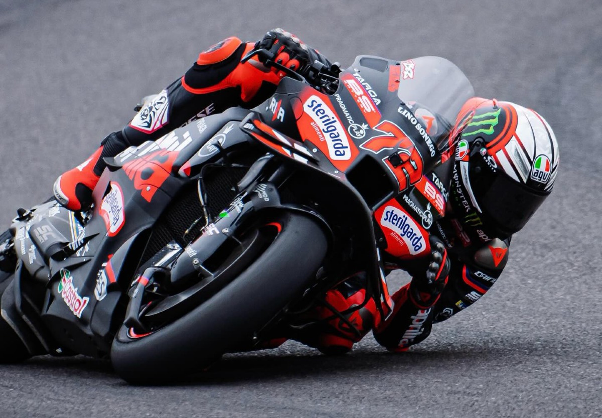 Bezzecchi è un leone: secondo dietro Marc Marquez nella sprint - Bezzecchi PH Facebook del pilota