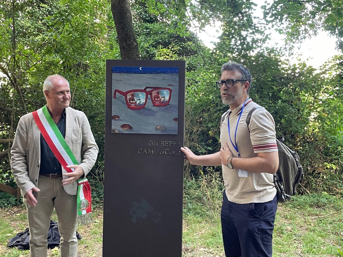 Conchiglie e stelle, il fumettista Camuncoli omaggia Ivan Graziani: al via Maledette Malelingue Festival - Stefano Zanchini, sindaco di Novafeltria, e Giuseppe Camuncoli