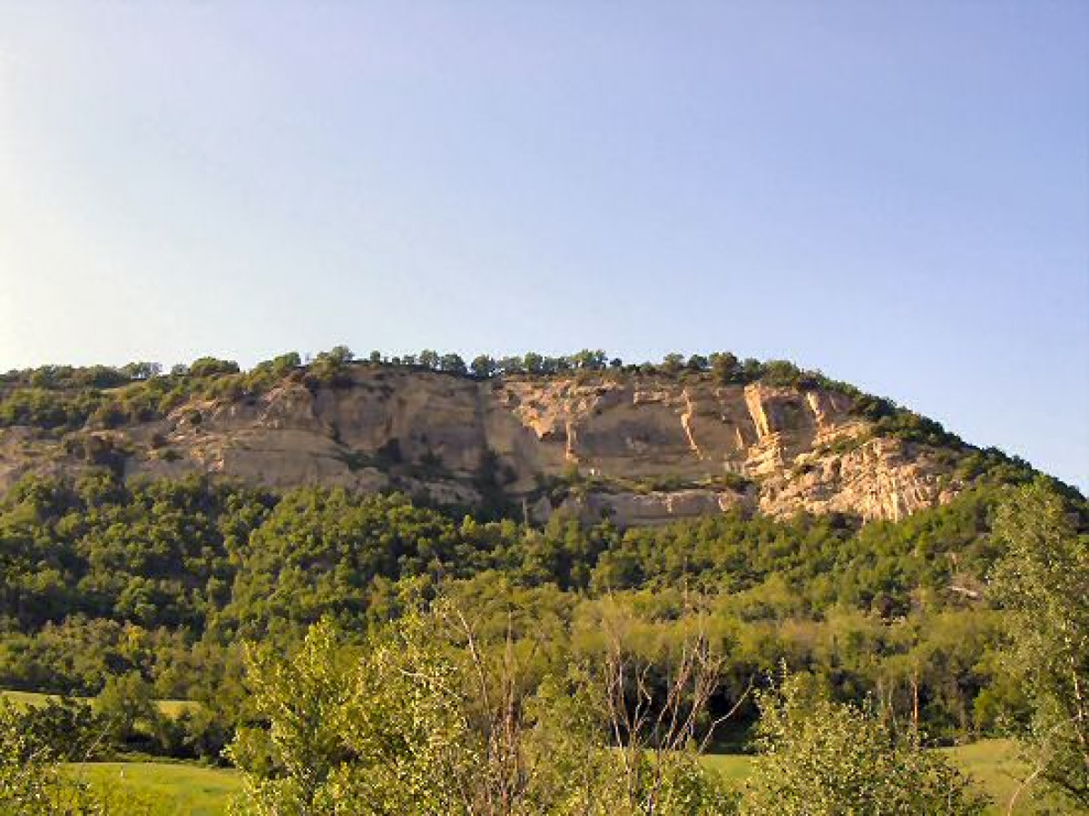 Una muraglia naturale tra le valli di Bologna, si chiama "bastione dorato e nasconde una storia incredibile - Foto: myself/Wikipedia