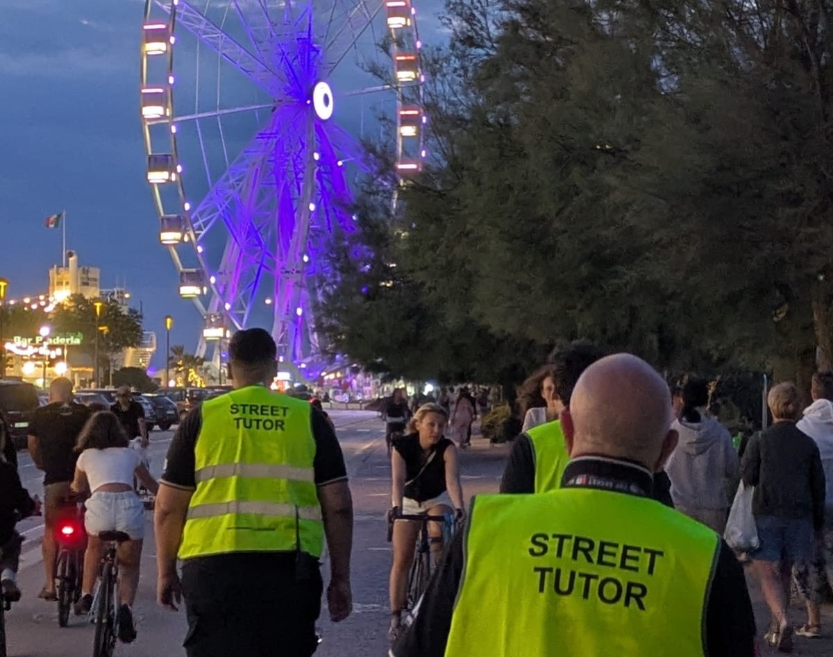 Rimini, aumentano le attività di sicurezza urbana con le figure degli "street tutor" -