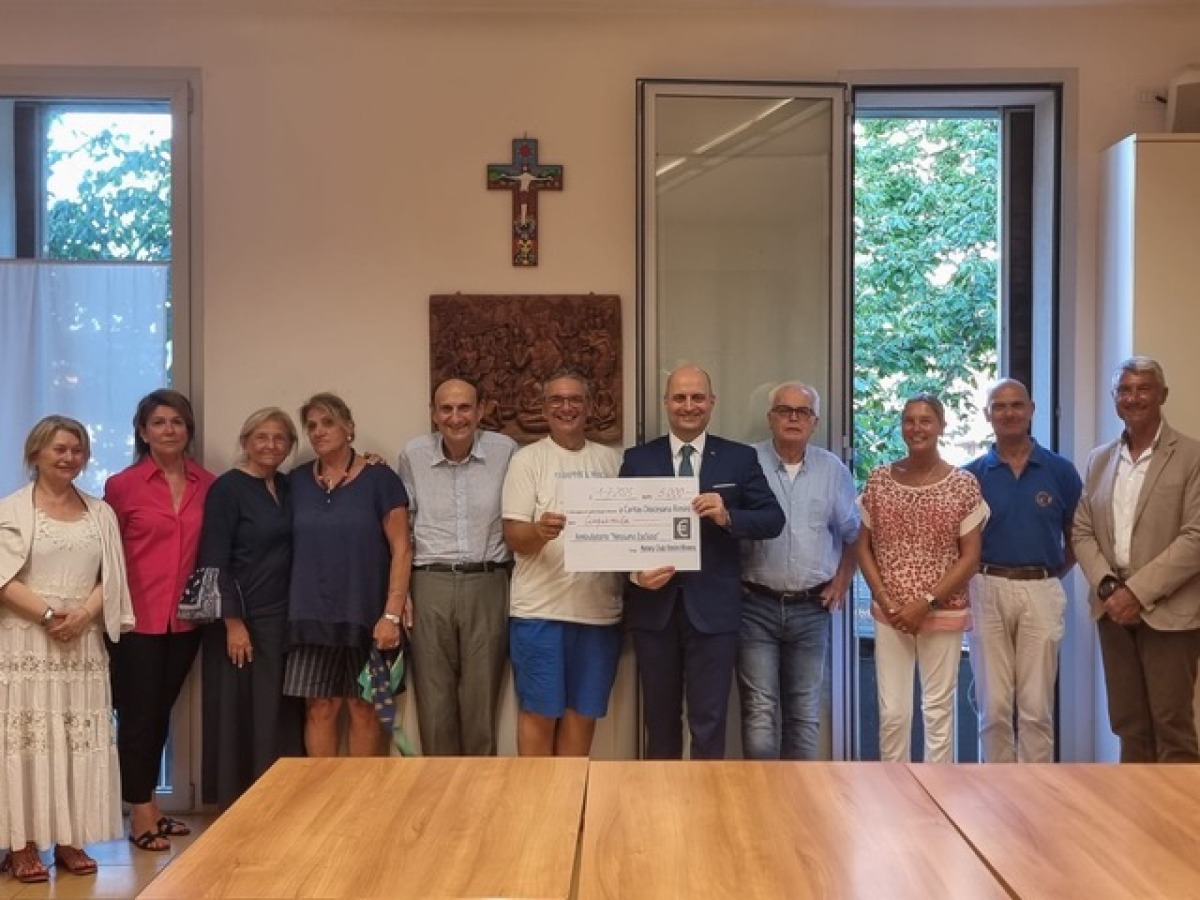 Rotary Rimini Riviera dona 5.000 euro alla Caritas per l’ambulatorio “Nessuno escluso” -