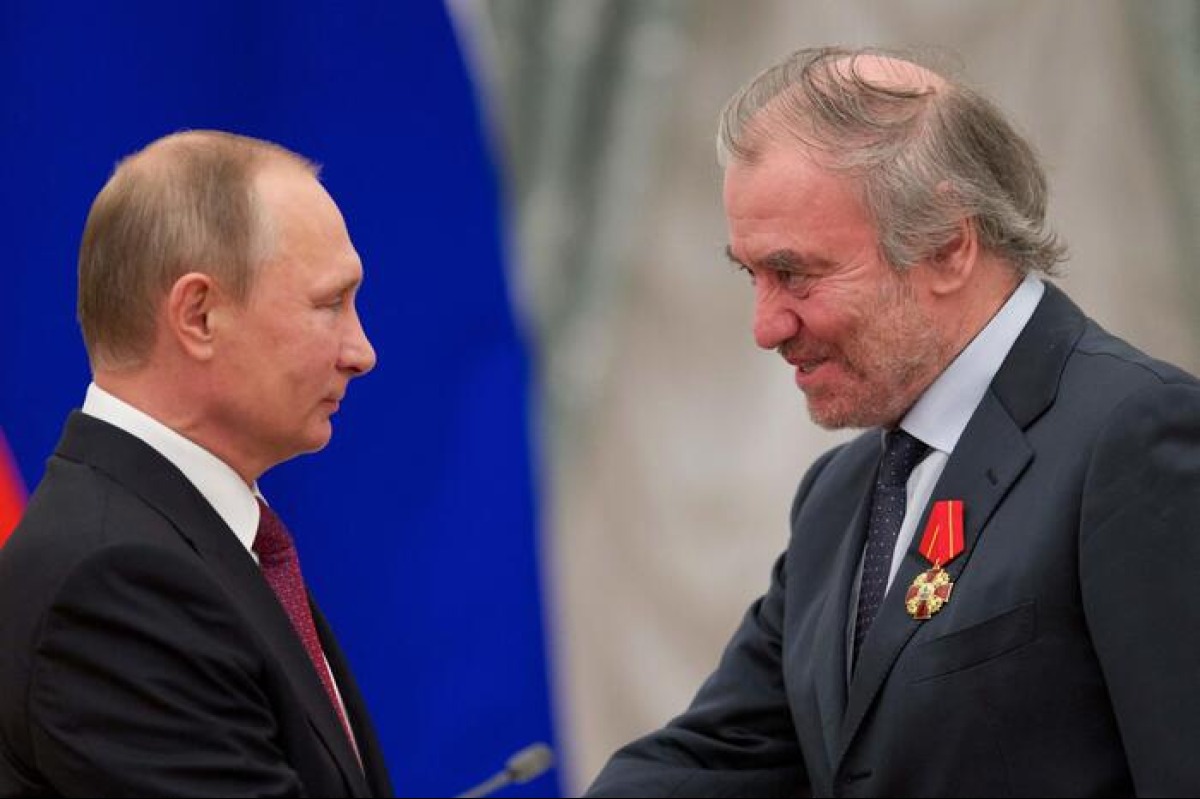 Gergiev a Caserta è un caso. Giuli lancia l’allarme: "Propaganda, non arte" - Vladimir Putin con Valery Gergiev © Ansa/Epa