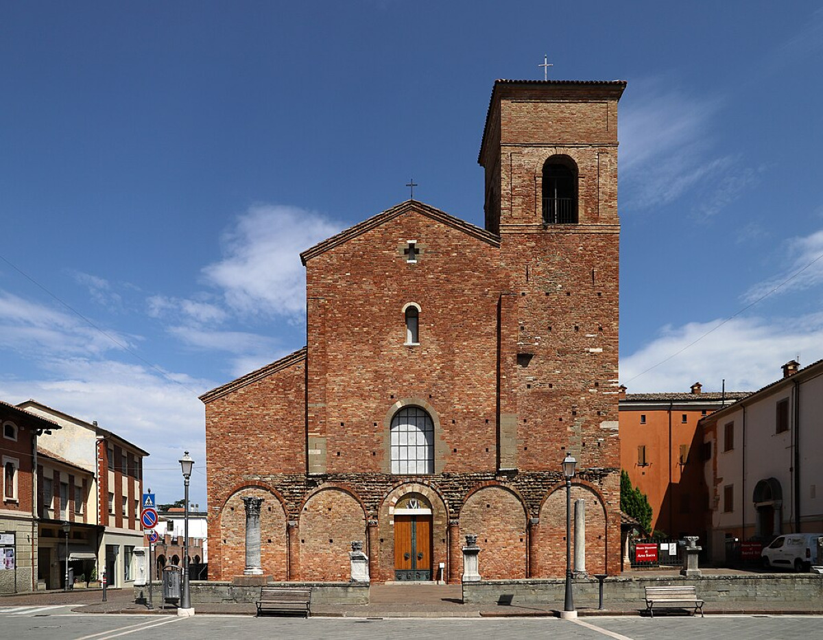 Una storia che lascia senza parole: a Sarsina esiste una catena sacra usata ancora oggi - Foto: Sailko/Wikipedia
