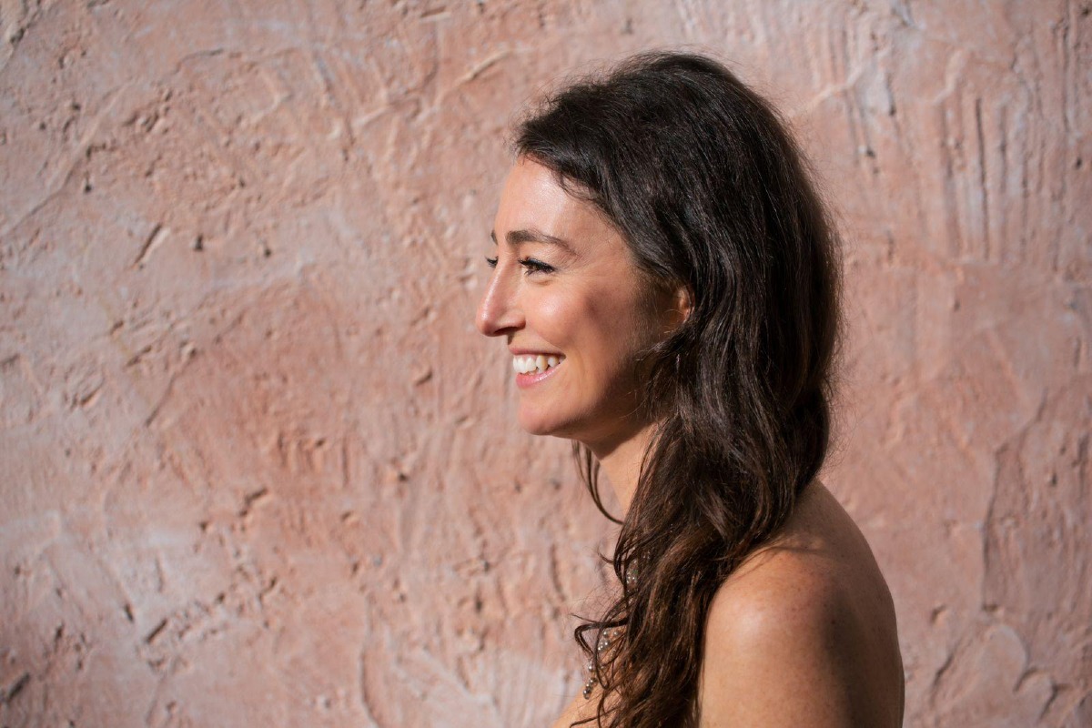 Chet, dal Jazz alla Bossa Nova: Un Viaggio Musicale Indimenticabile a Cattolica - La cantante Olivia Foschi