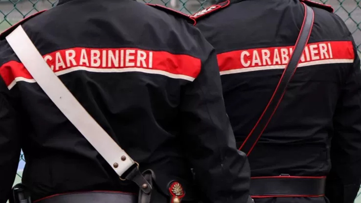 Danneggia un bar a Savignano e aggredisce i carabinieri. Donna 39enne arrestata -
