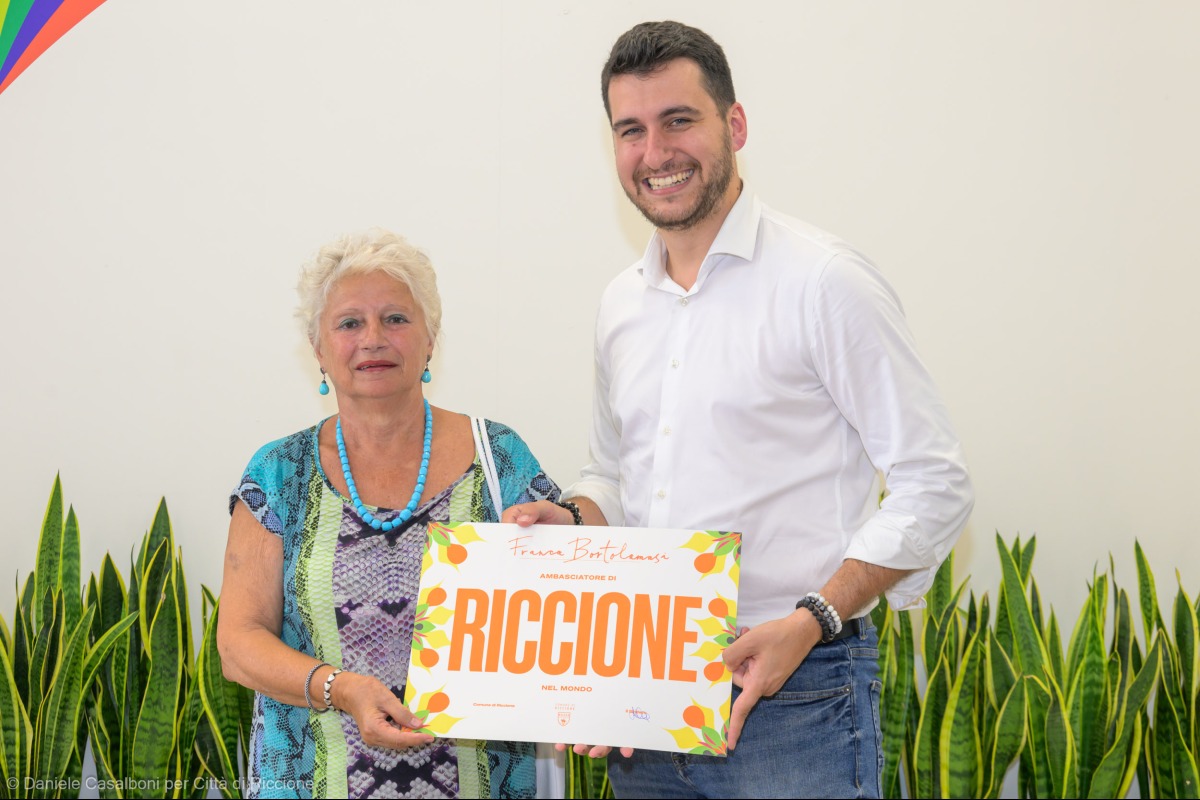 Franca e Riccione: 65 anni d’amore premiati con il titolo di Ambasciatore nel mondo - Ph Casalboni