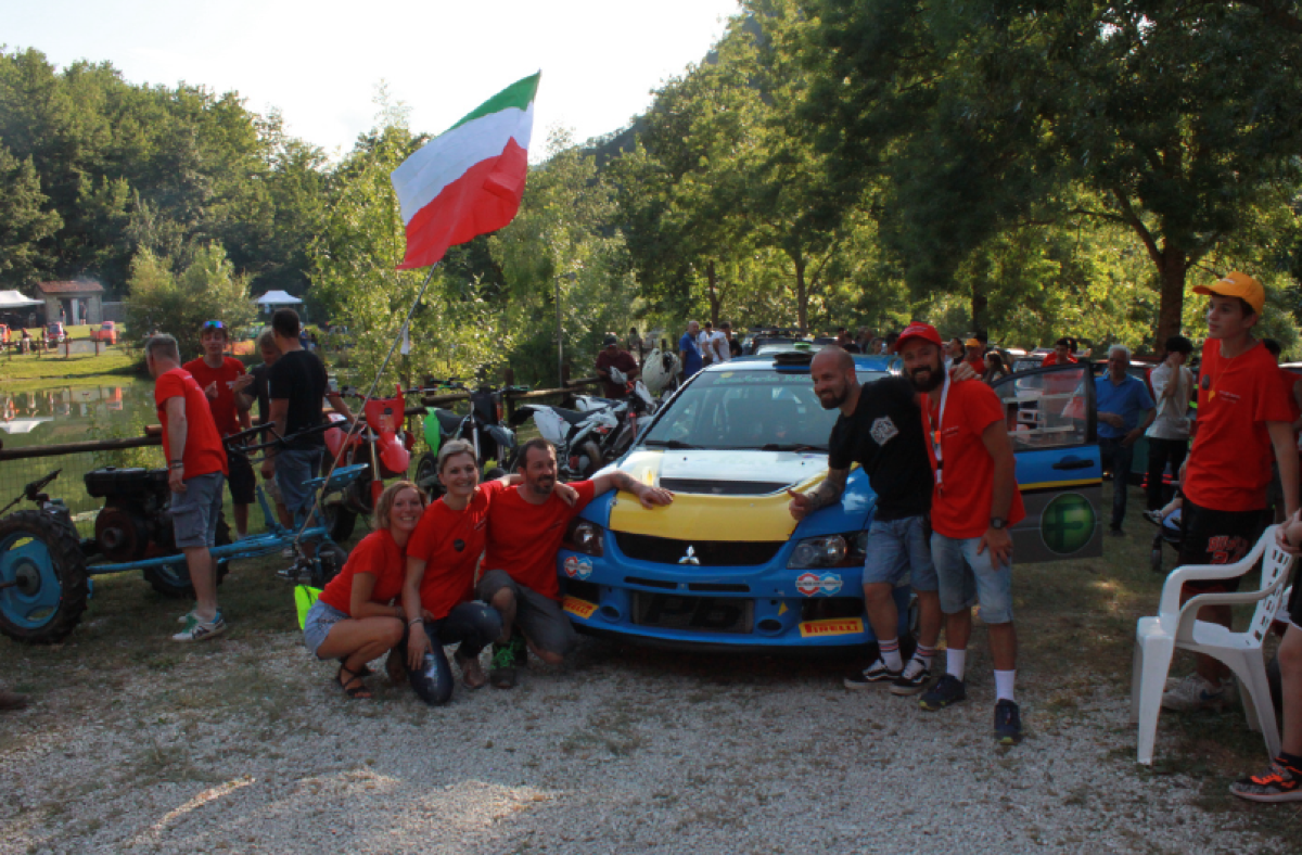 Raduno a Casteldelci per gli amanti dei motori: esposizioni, spettacoli su pista, premiazioni -