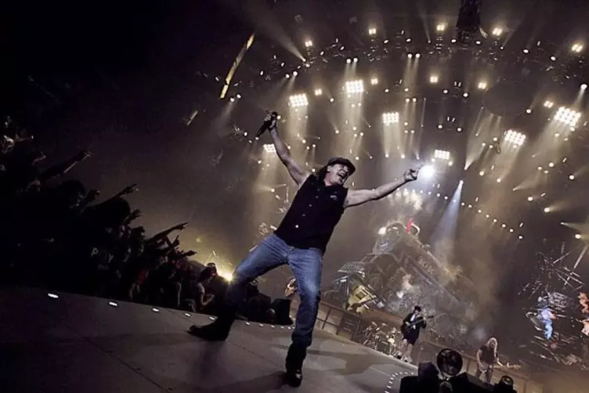 AC/DC a Imola: attesi 70.000 fan per un concerto epico -