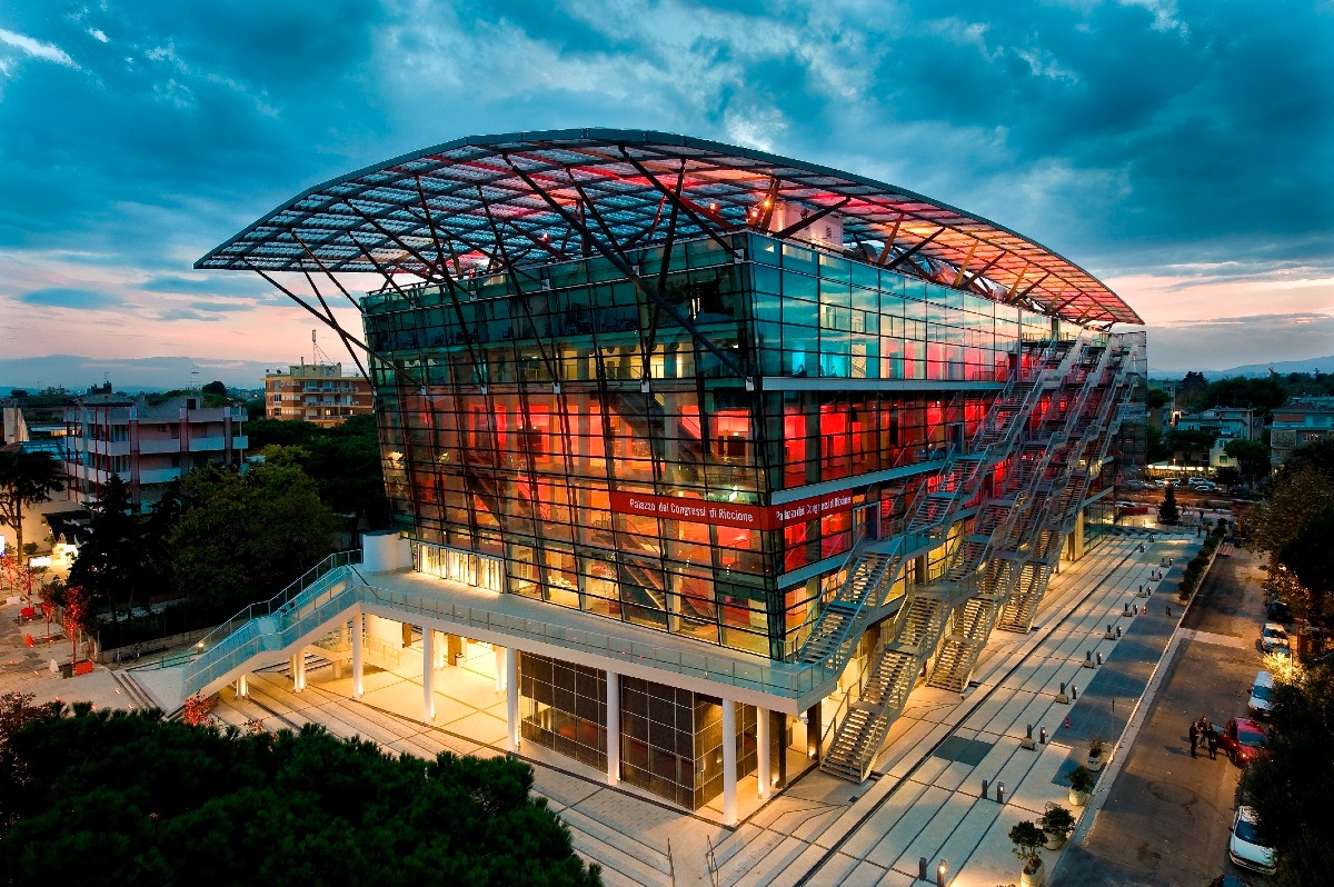 Riccione: nuova passerella e restyling interno per il Palazzo dei Congressi -