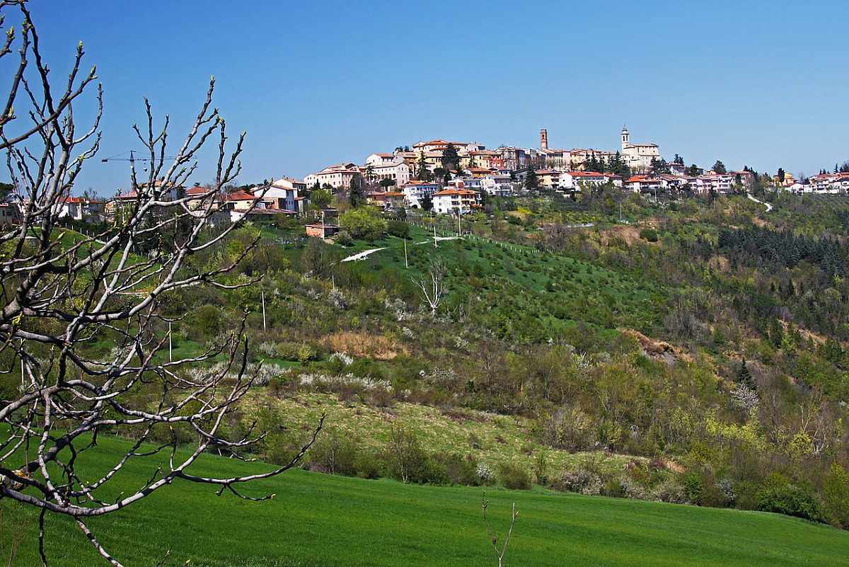È la patria del formaggio di fossa: il borgo romagnolo che tutti dovrebbero visitare - Foto: Vid Pogacnik/Wikipedia