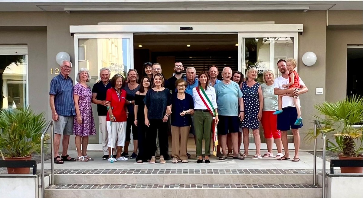 Cattolica, i turisti fedelissimi che insieme contano 180 anni di vacanze  - 