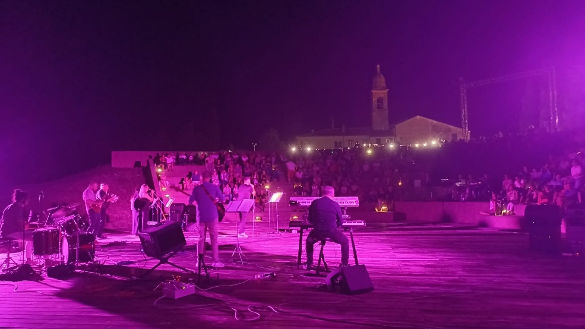 Nel ricordo di Pino Daniele: il nuovo omaggio dei Phonica di Novafeltria è dedicato al cantautore napoletano - 