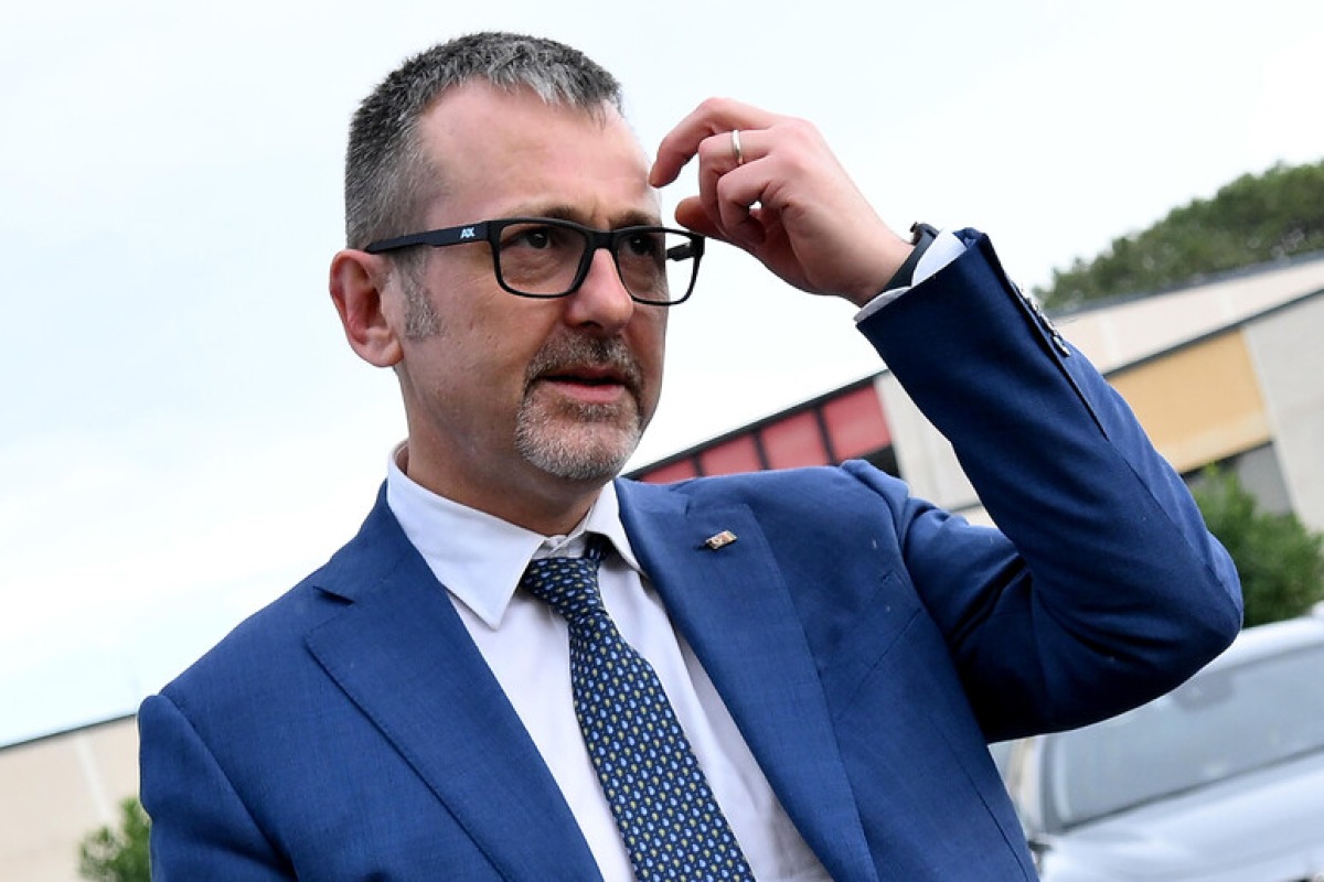 Il sottosegretario alla Giustizia Delmastro in visita al carcere di Rimini - Foto Ansa