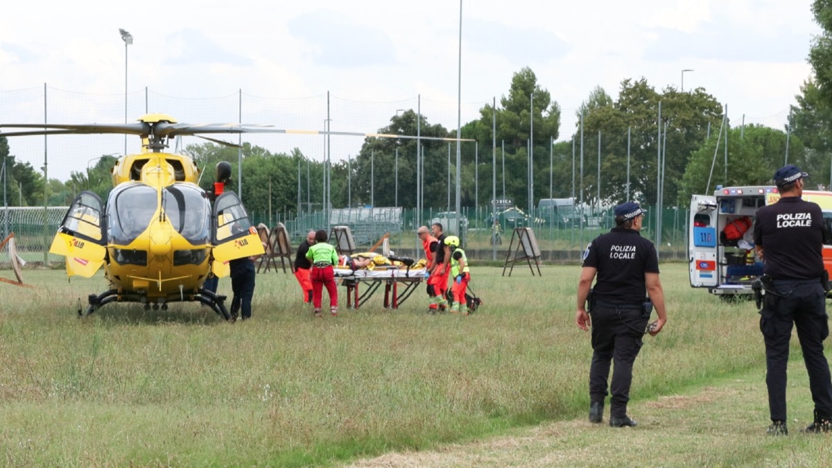 Incidente a Riccione: ciclista investito, trasportato in elisoccorso a Cesena - 