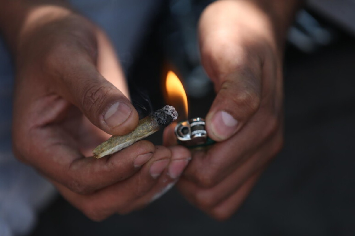 Coltello negli slip e droga in tasca: due arresti sul lungomare di Rimini nel weekend - Foto Ansa