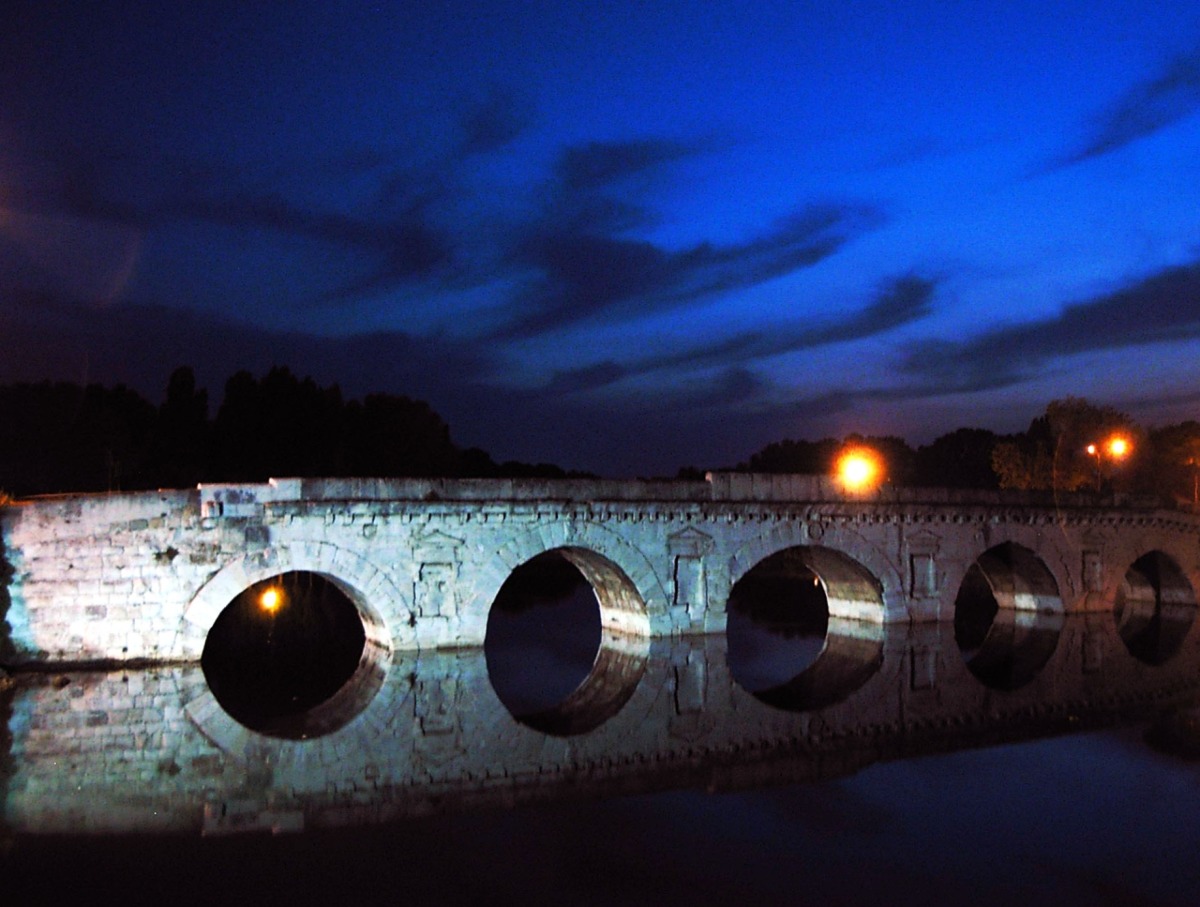 Rimini centro di eventi dell'estate: Shopping night, mostre, aperture serali dei musei e molto altro -