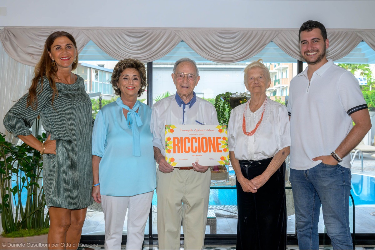 Sessant’anni d’amore e vacanze: i Castellanza premiati come ambasciatori di Riccione -