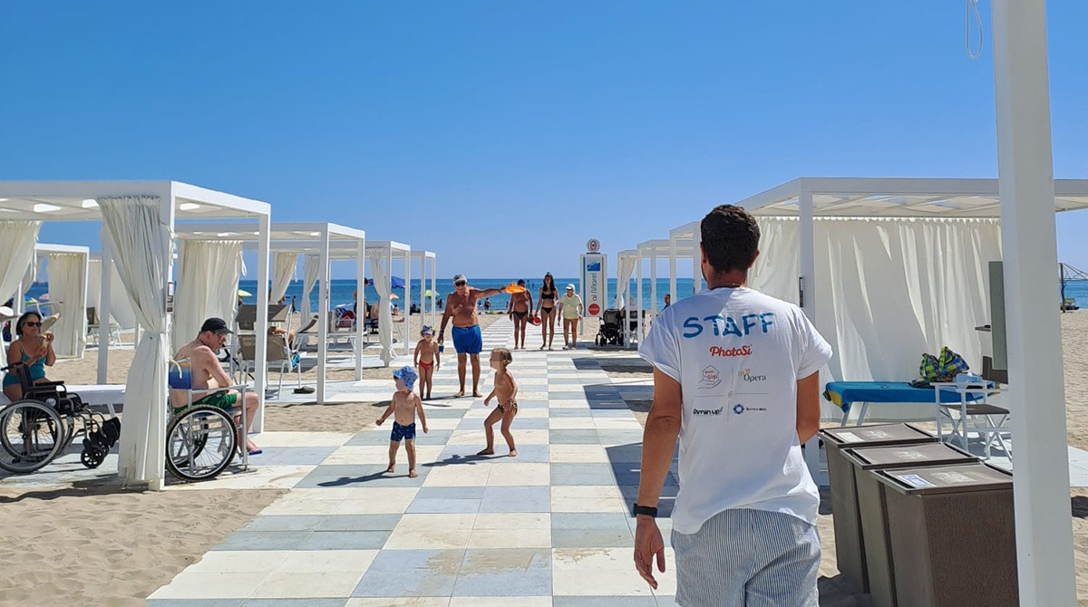 "Grazie, mi avete cambiato la vita": la spiaggia inclusiva di Rimini conquista tutti - 