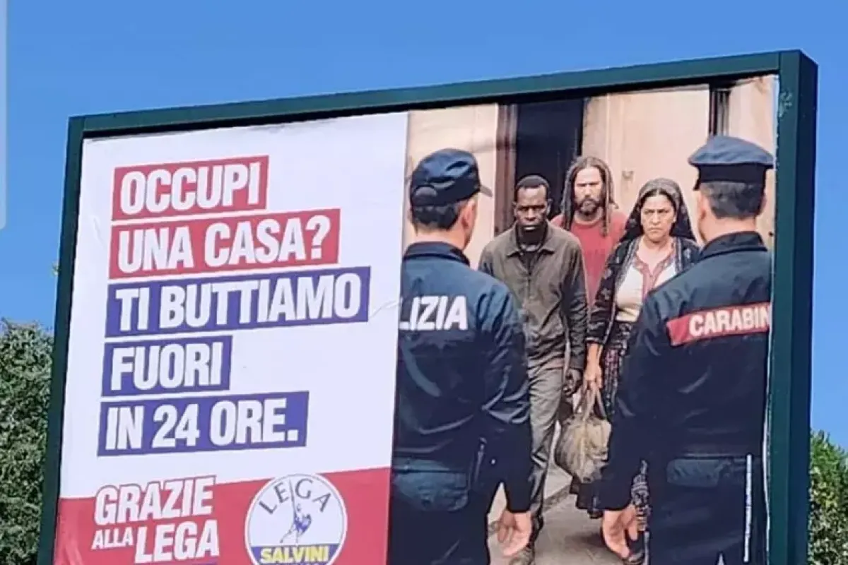 Manifesti della Lega rimossi a Roma: scontro tra il Comune e il partito di Salvini -