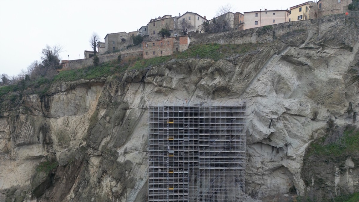 San Leo, concluso il primo stralcio di lavori di consolidamento della rupe - 