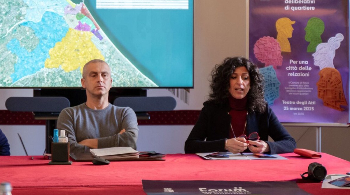 Rimini, progetto sui forum di quartiere approvato ma senza fondi - Il Sindaco e la vicesindaca durante la presentazione del progetto