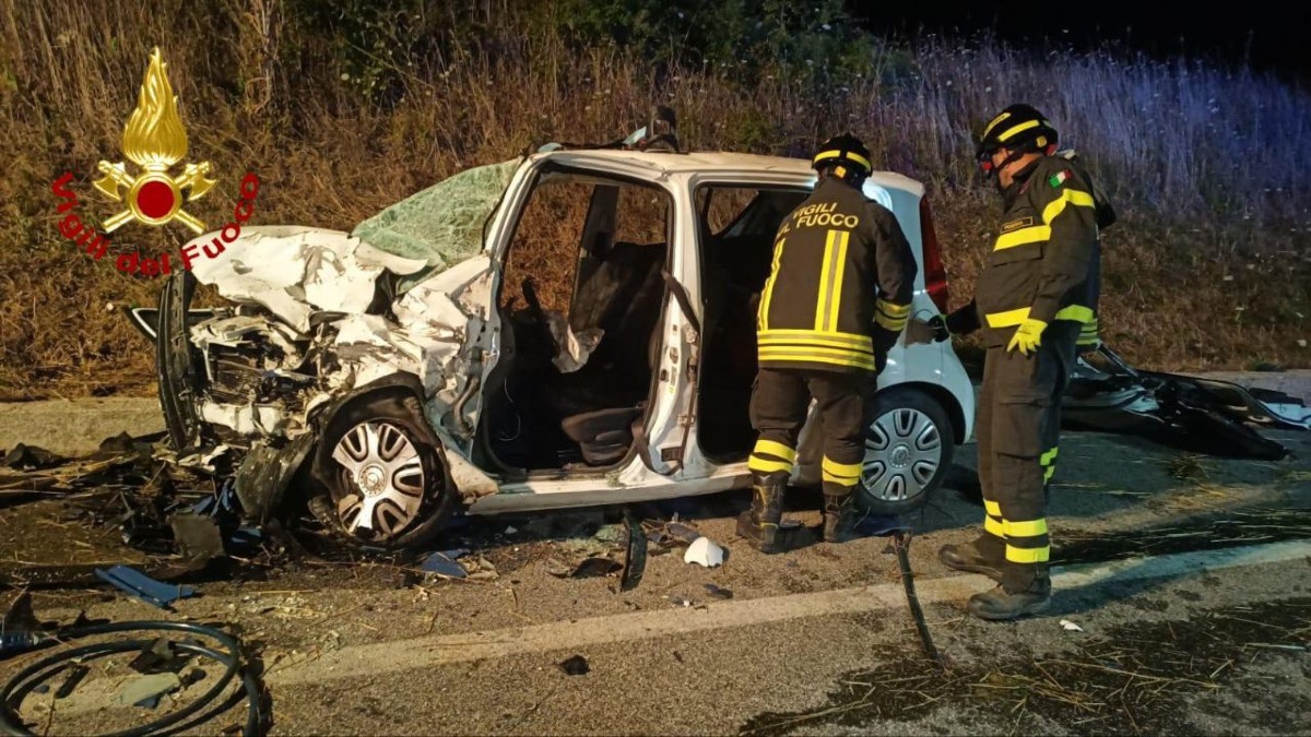 Grave incidente a Gubbio: feriti due riminesi - © Vigili del fuoco