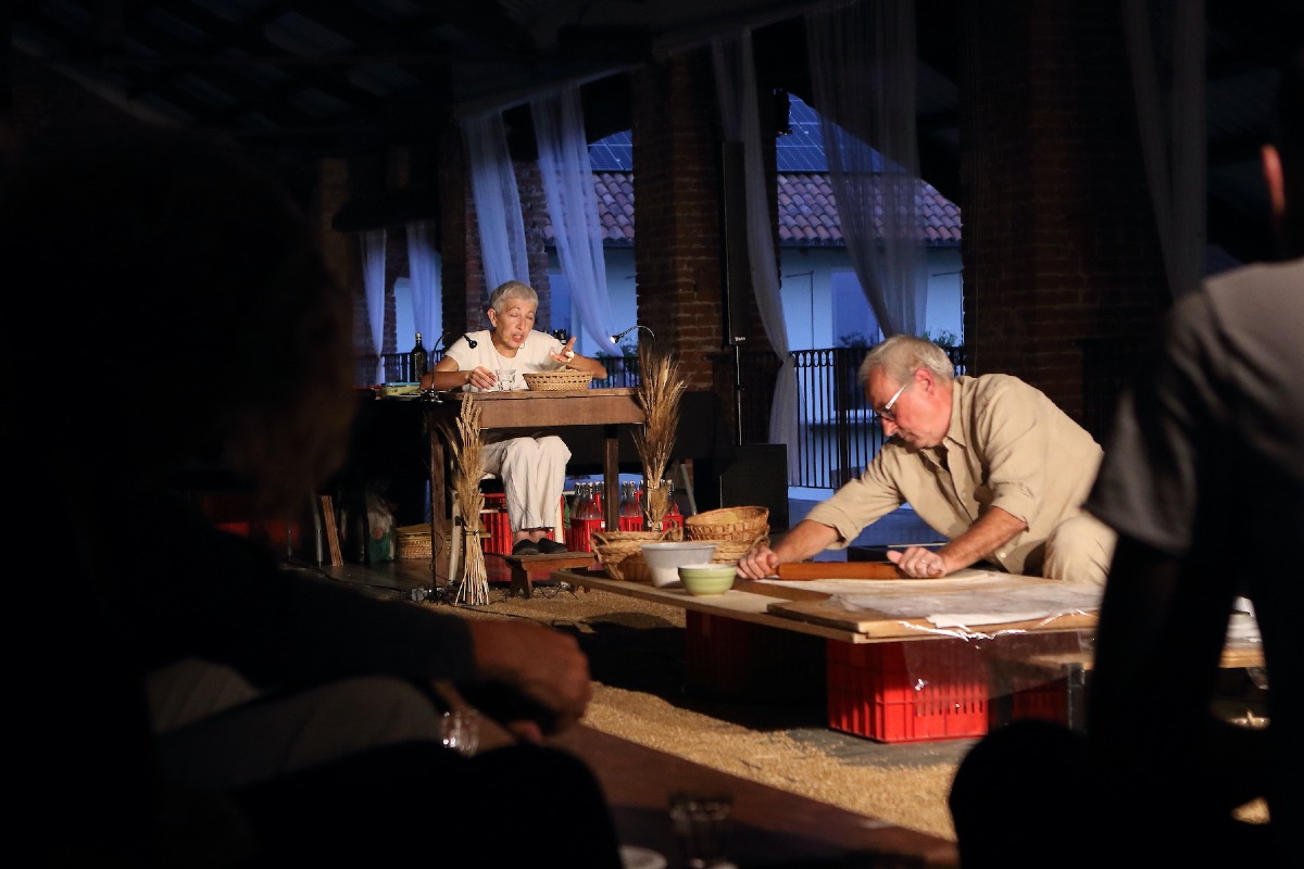 Teatro conviviale e pane fatto a mano: a San Leo l’anteprima del Festival Le Città Visibili - foto di Mattia Prella