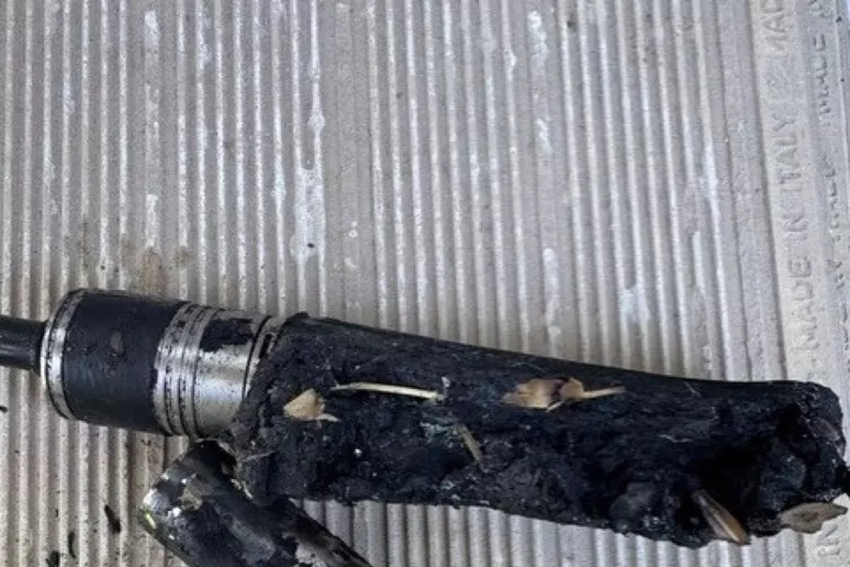 Gli esplode la sigaretta elettronica in tasca: ustioni e 50 punti di sutura per un giovane di Misano - Foto ANSA