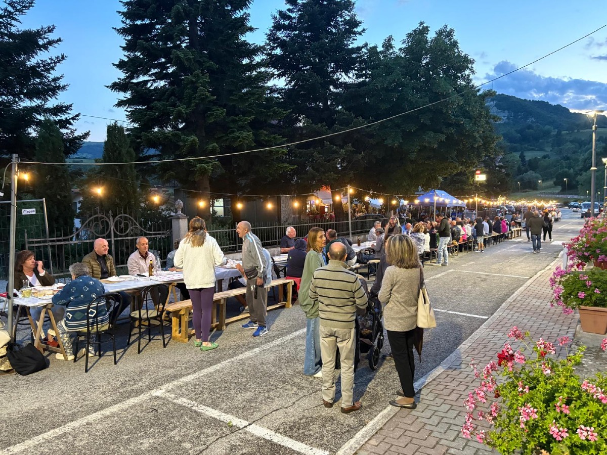 Villagrande in festa con le "Cene nei borghi": oltre 200 presenti alla "Villa di sotto" -