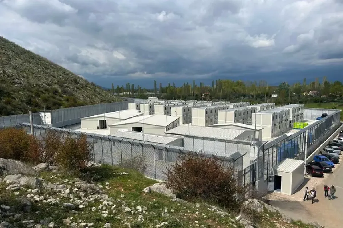 Migranti, i Garanti frenano sui trasferimenti in Albania - © Ansa