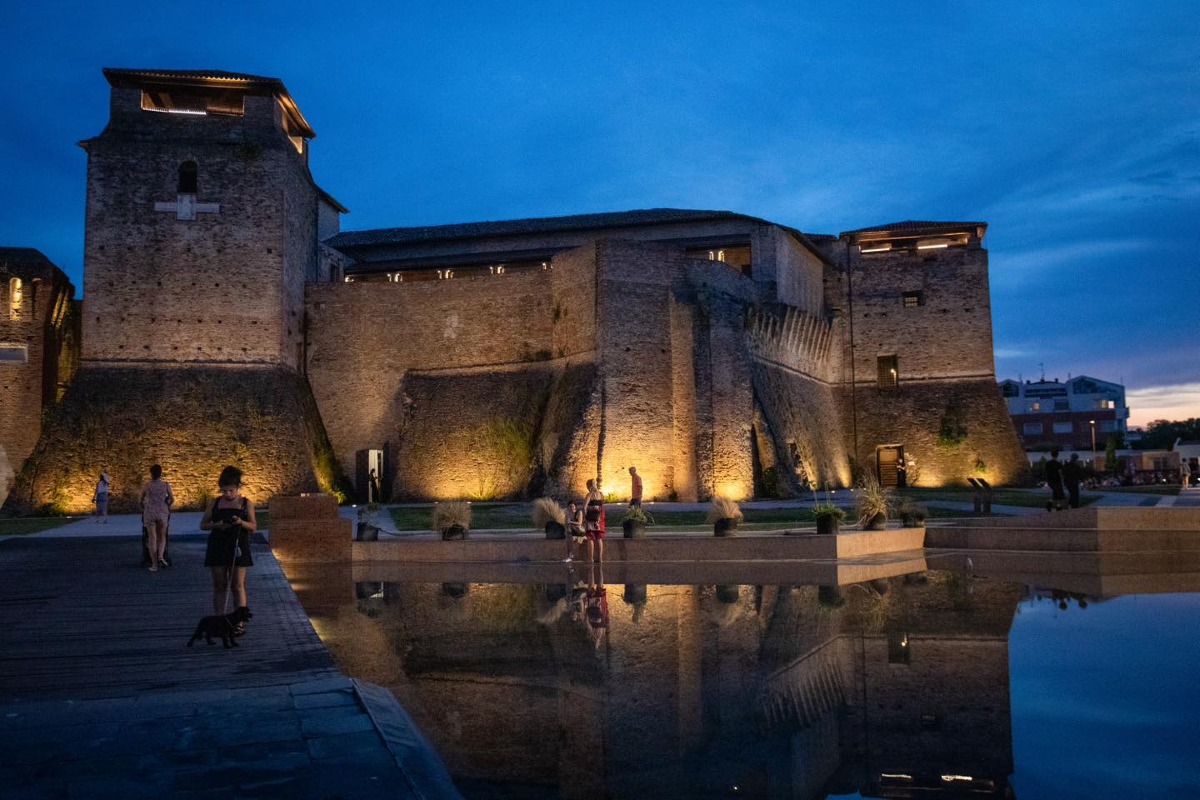 Rimini by Night: l’estate accende il centro tra musei, mercatini e sorprese -