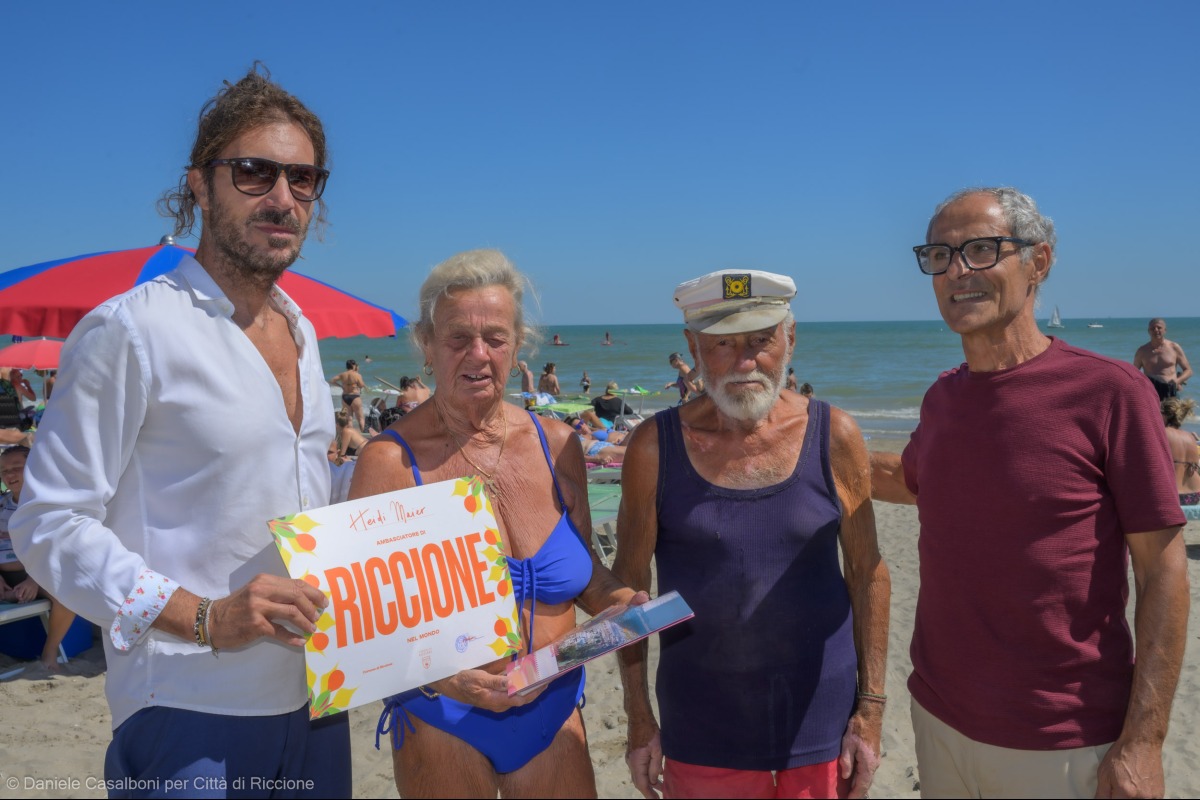 Dalla Germania con amore: Heidi Maier premiata per la sua fedeltà a Riccione - 