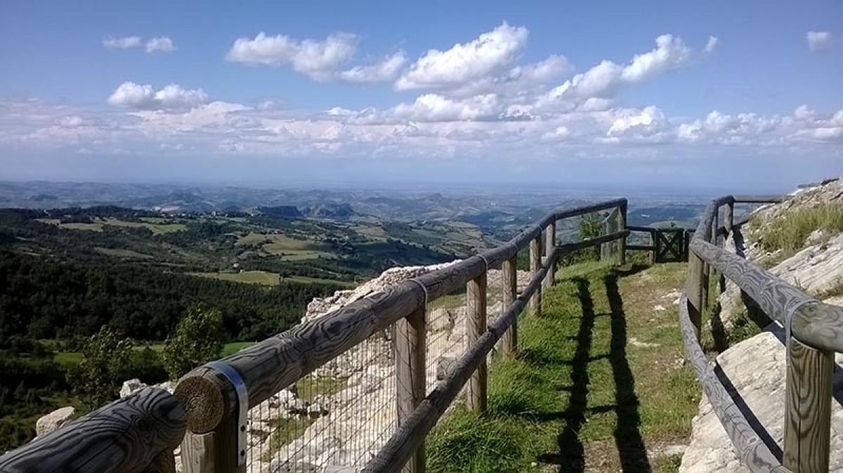 Sulle tracce del Medioevo: il Castello nella roccia di Montecopiolo - 